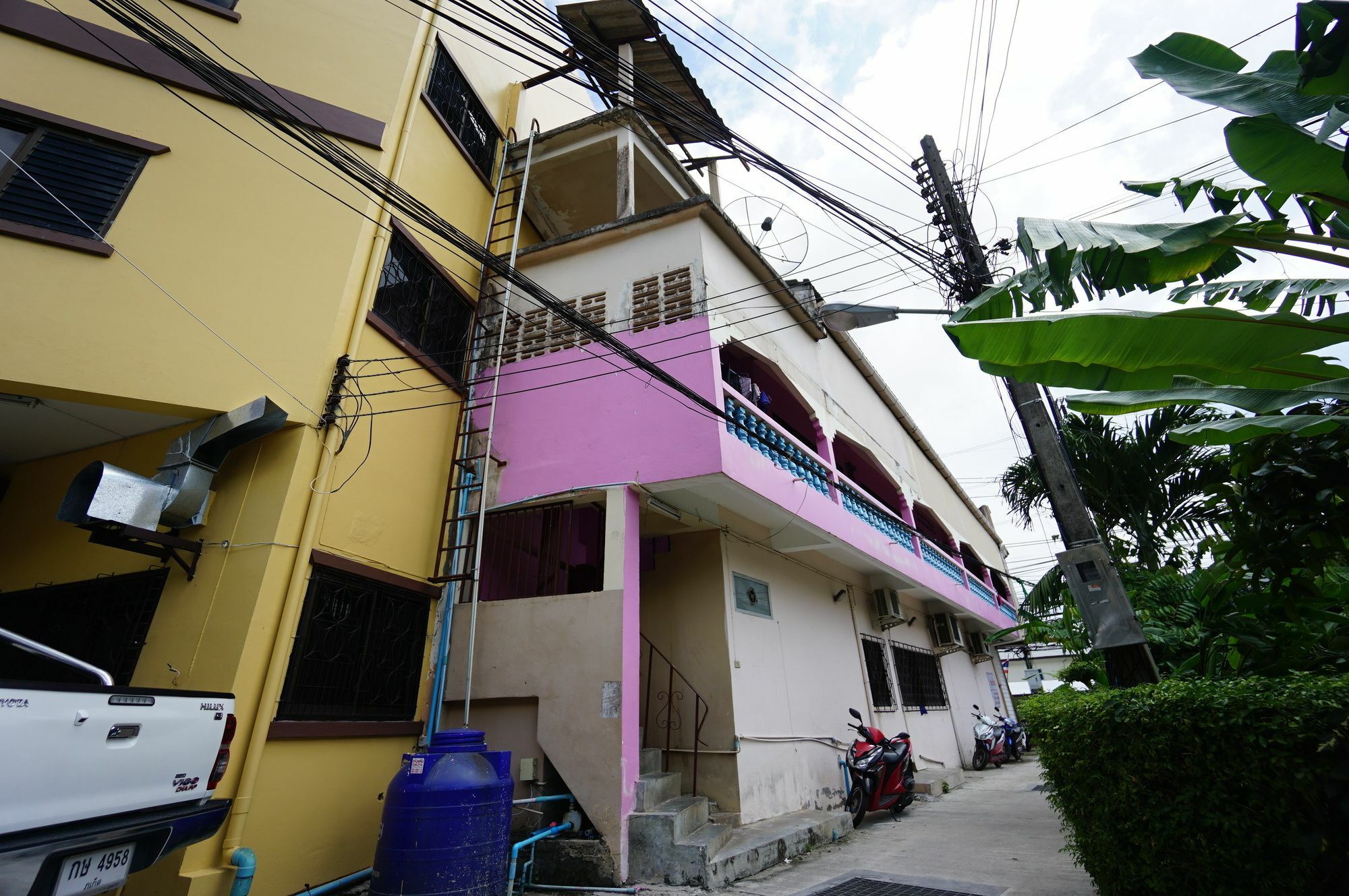 Kookkai House Hostel Patong Exterior photo